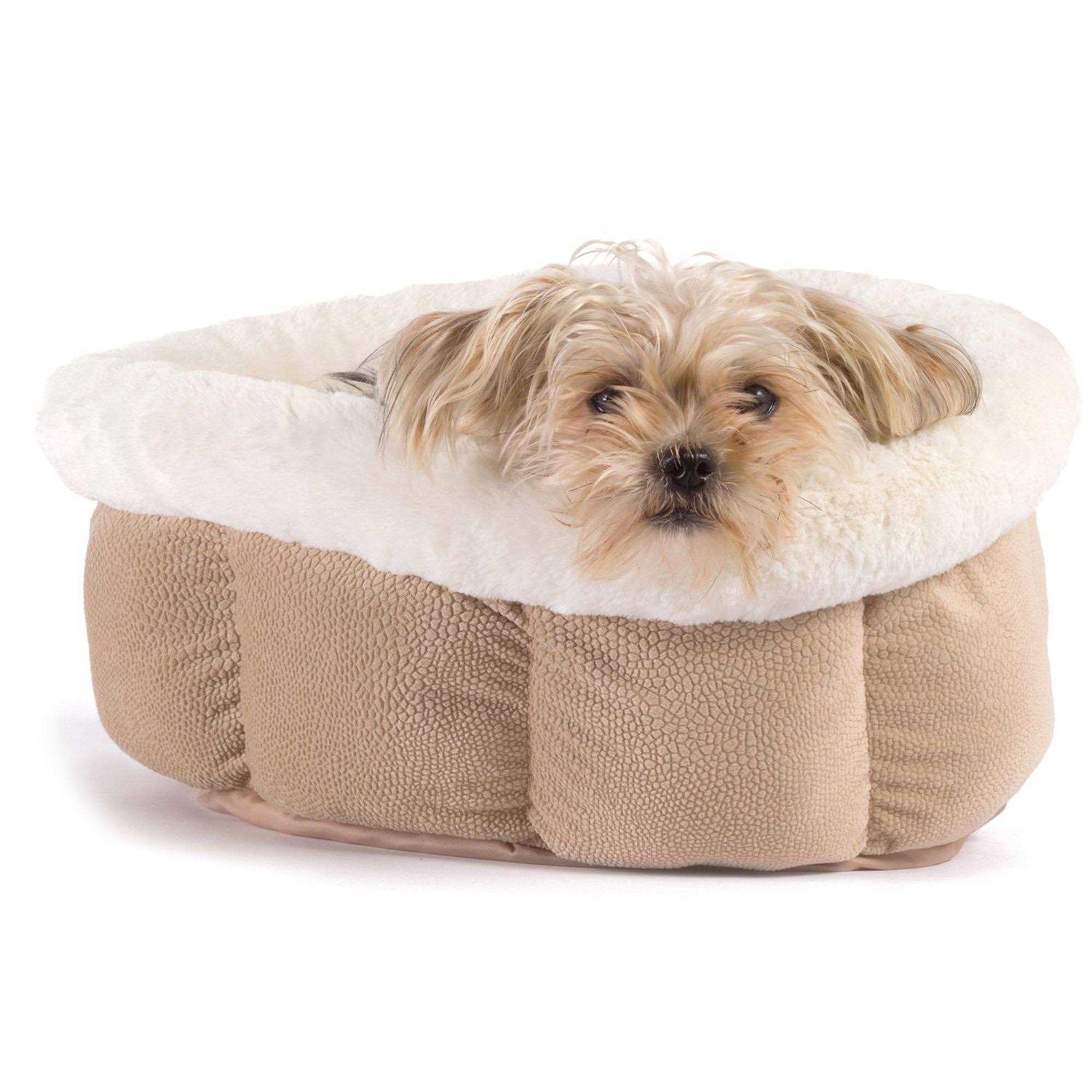 Alternative view of Best Friends by Sheri Cuddle Cup Ilan Dog Bed