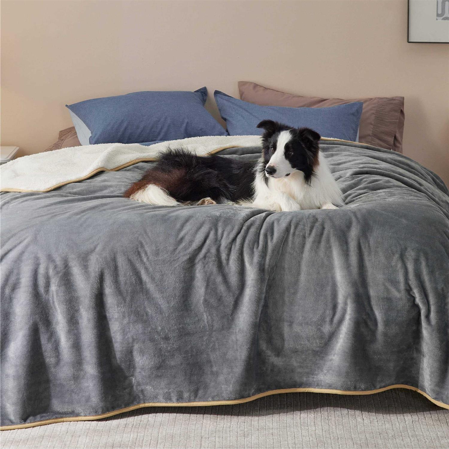 Bedsure Waterproof Dog Blankets Large Dogs Cat Blanket Washable for Couch Protection