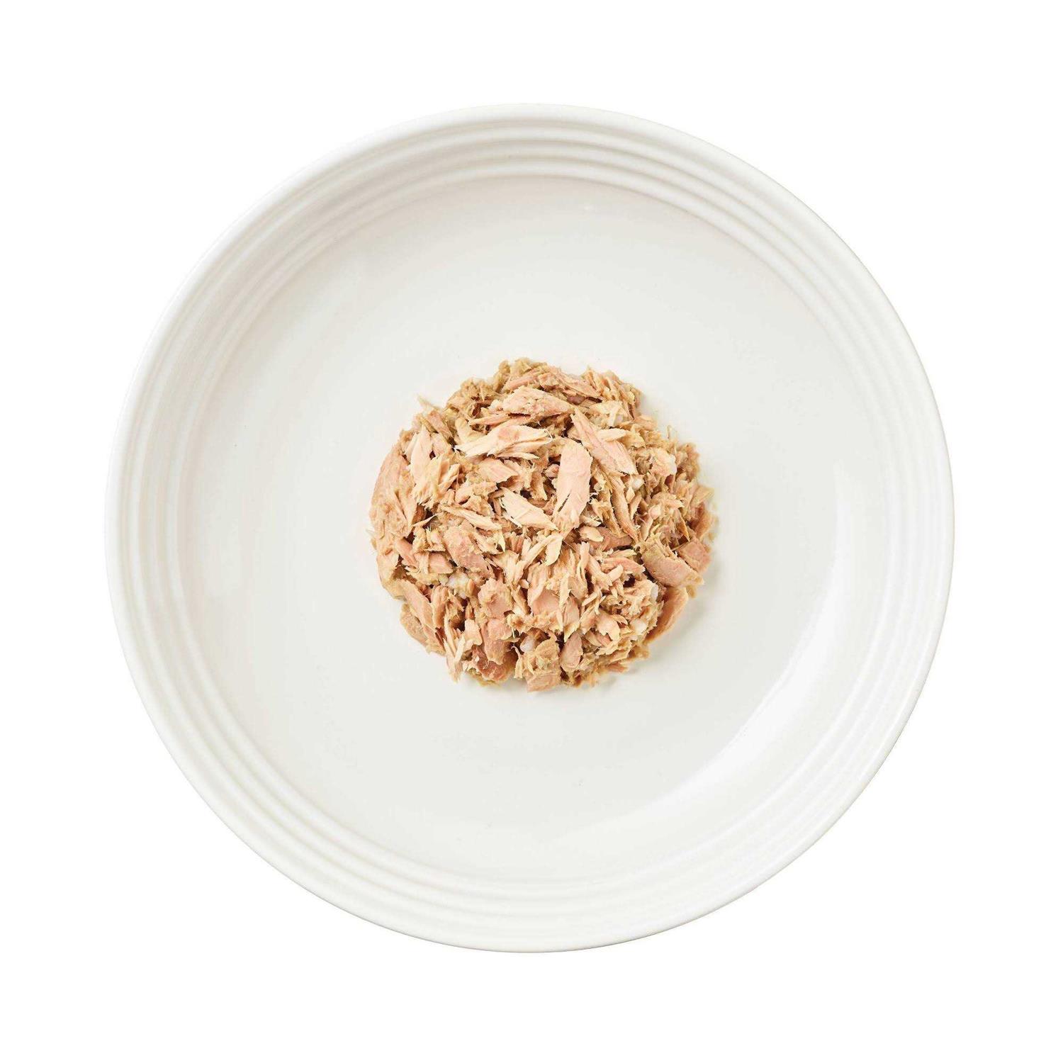 Alternative view of Reveal Grain Free Tuna Fillet Broth Wet Cat Food